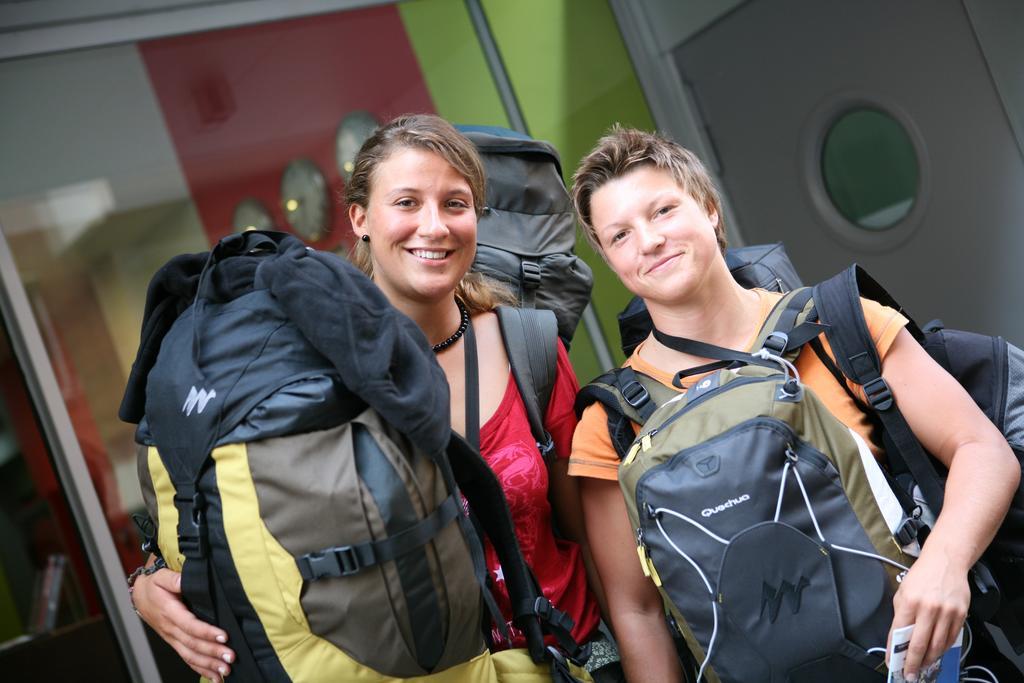 Hellobcn Youth Hostel Barcelona Folk bilde